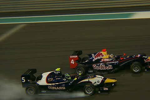 Two GP3 Cars Battle Into Turn 11