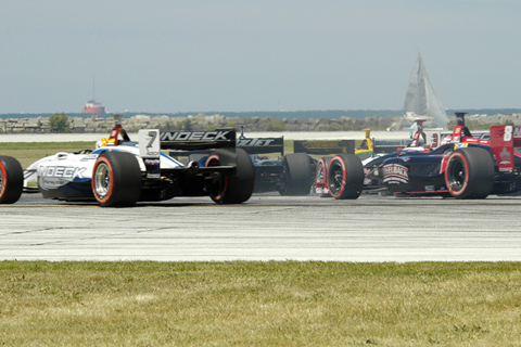 Field Streams Through First Turn at Start