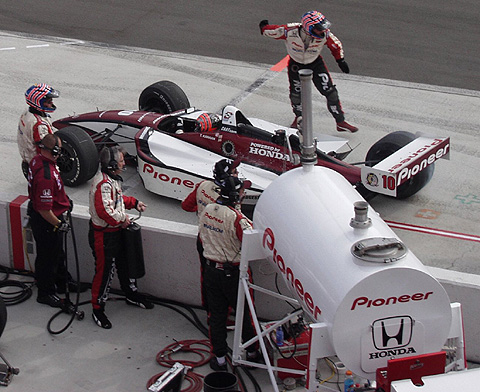 Tony Kanaan Pit Stop