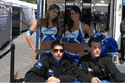 Falken Girls at Autograph Session