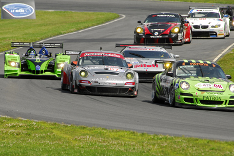 Race Traffic Flows Through The Esses