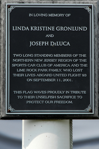 Plaque in Honor of 9/11 Race Workers