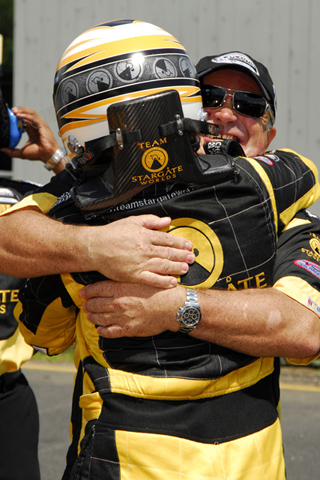 Simona De Silvestro Hugs Her Father