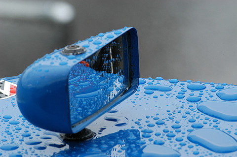 Rain Droplets on Sidepod and Mirror