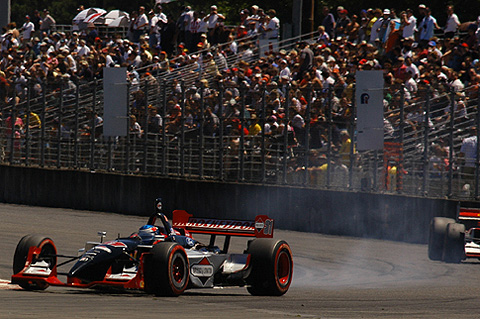 Ryan Hunter-Reay Locks Up His Brakes