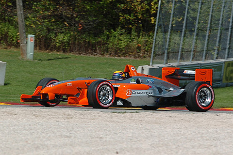 Left Side View of Panoz DP01 in Action