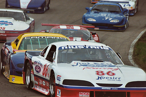 Close Racing in GT1 Race