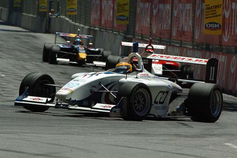 Franck Perera Holds Off Raphael Matos and Robert Wickens