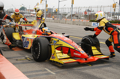 Crew Finishes Andrew Ranger Pit Stop