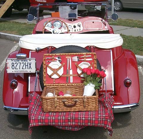 1953 MGTD w/Picnic Basket